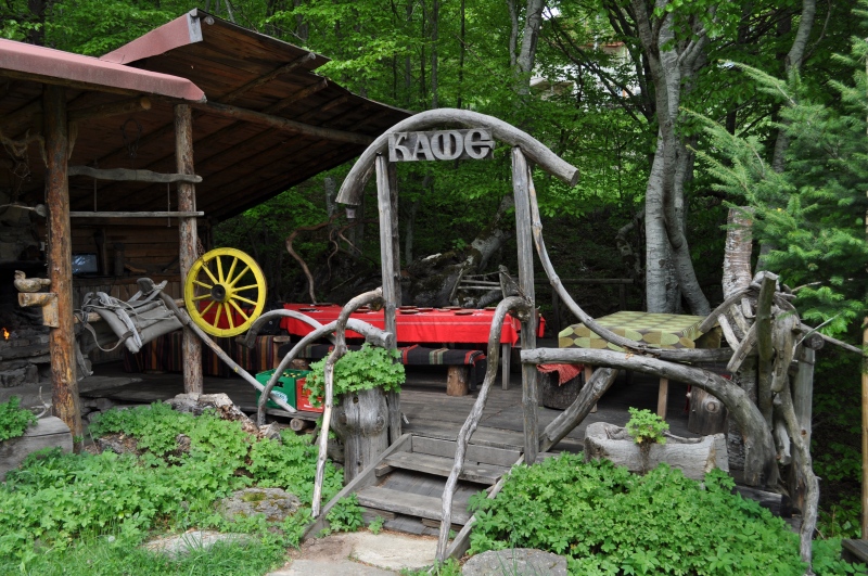 Конна база Периволас се сдоби с автентична пещ